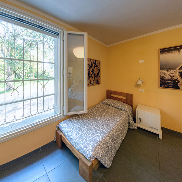 yellow room of Locanda Bortolino Hostel